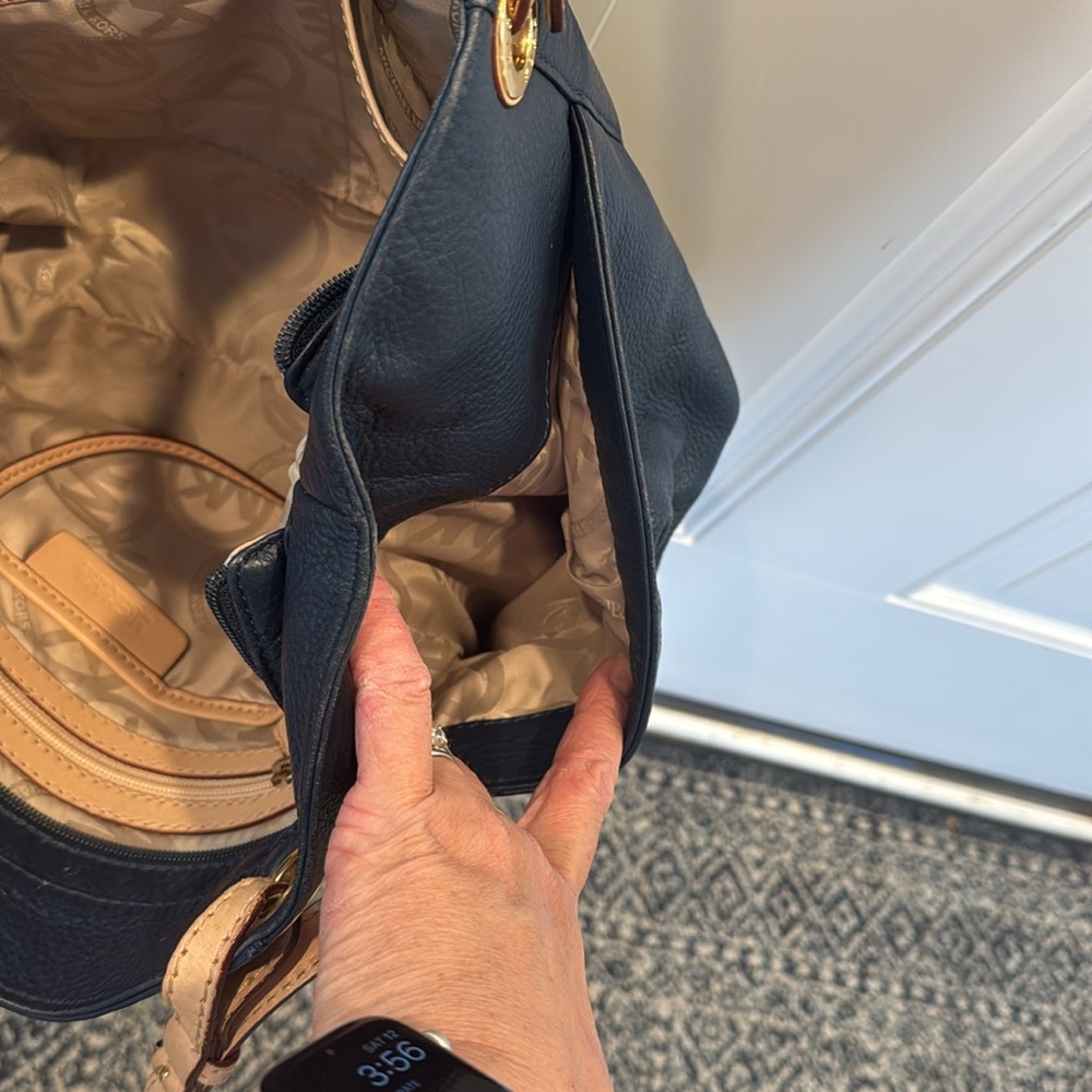 Michael Kors Small Tote Bag navy blue with tan straps - Picture 9 of 13